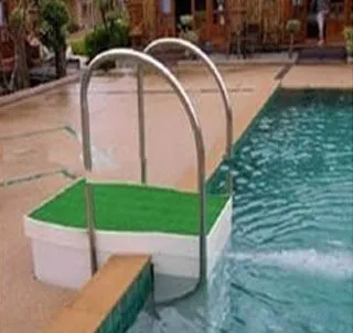 Pipeless filter for swimming pool